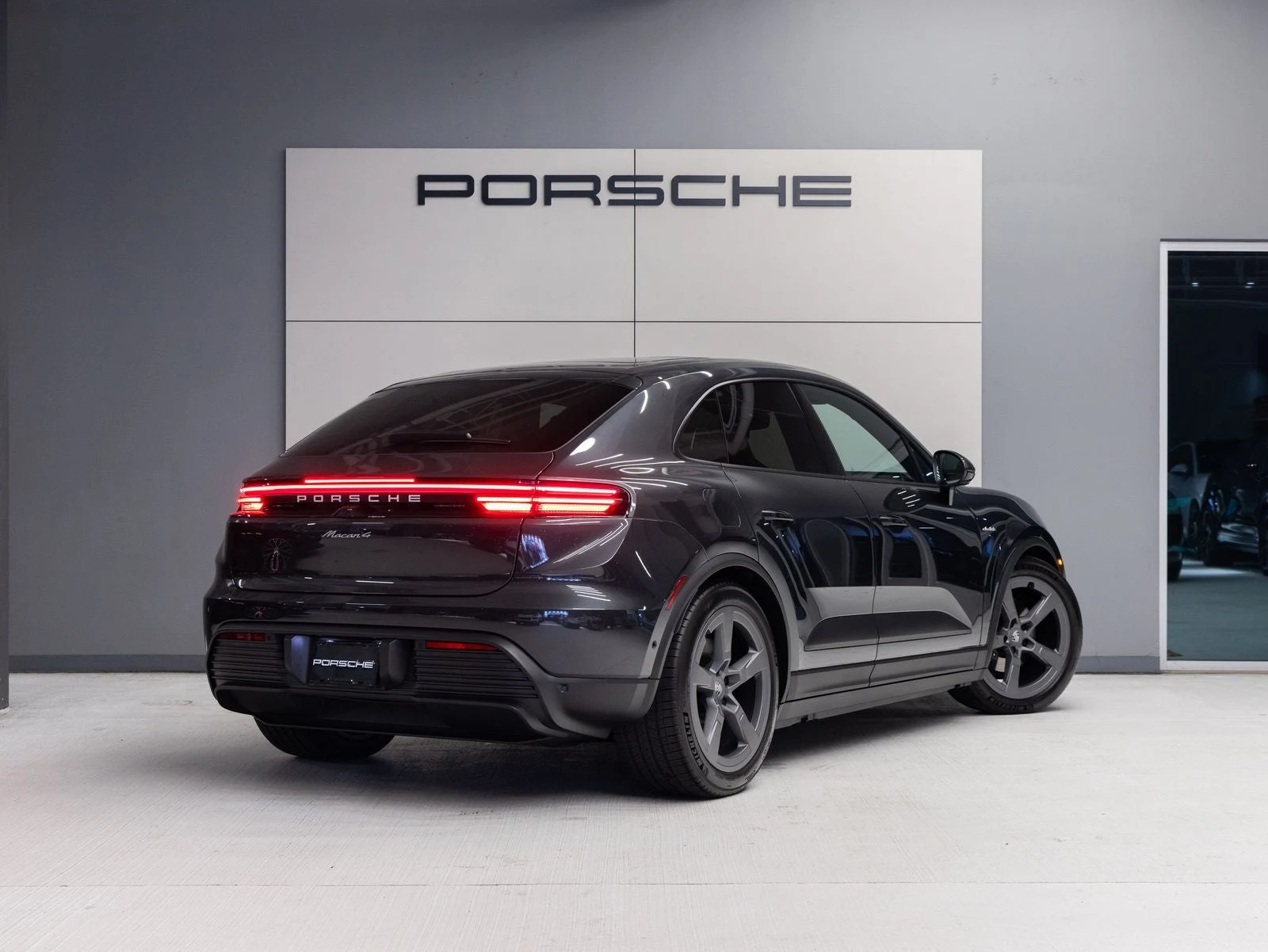 2026 Porsche Macan 4 Electric (XAB), 7/20