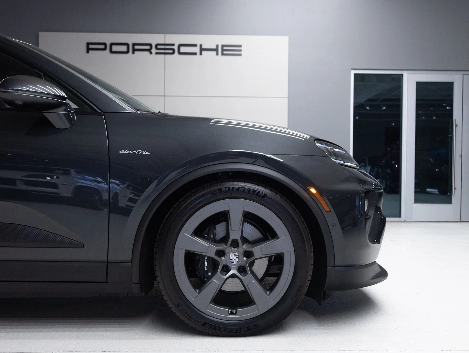 2026 Porsche Macan 4 Electric (XAB), 11/20