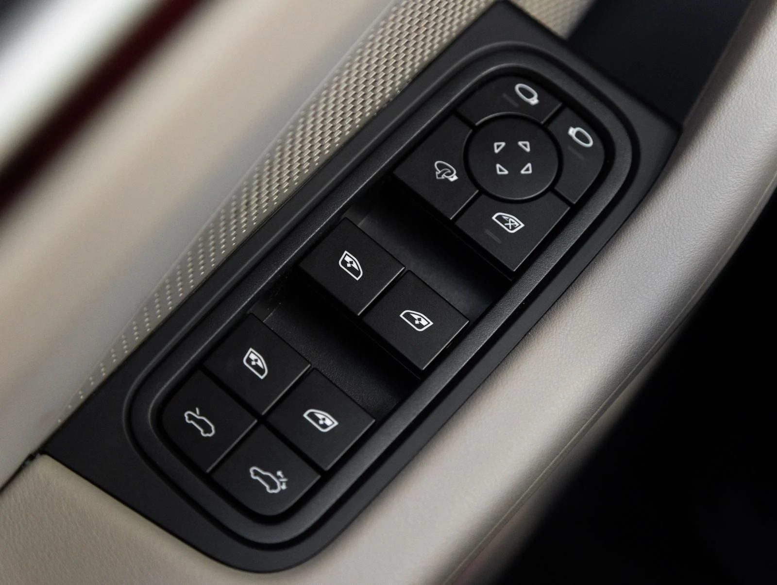 2026 Porsche Macan 4 Electric (XAB), 20/20