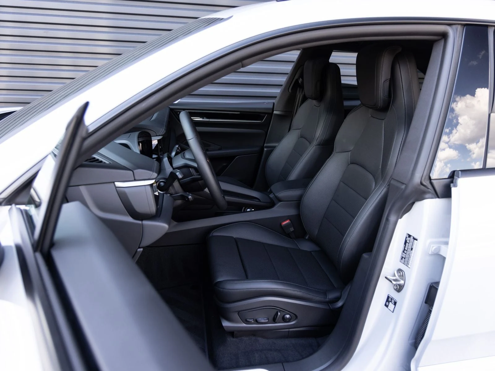 2026 Porsche Macan 4 Electric (XAB), 5/20