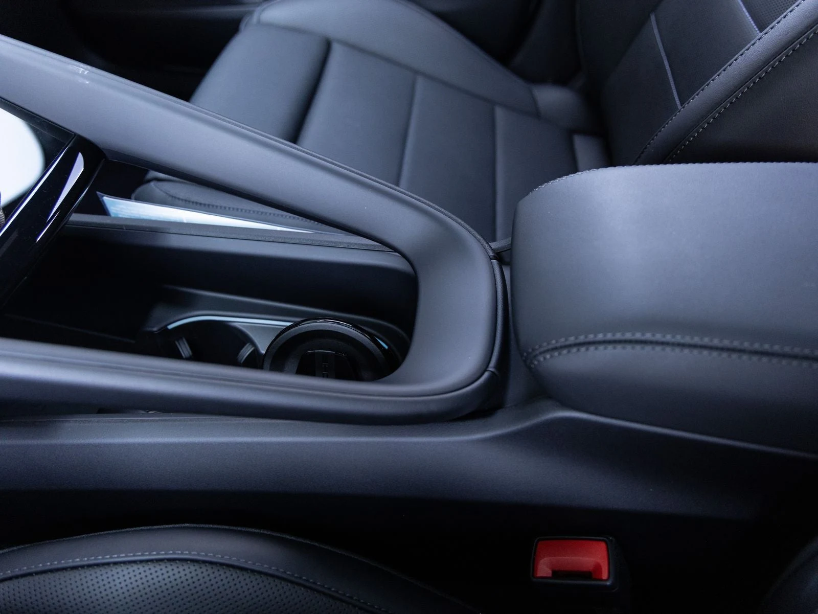 2026 Porsche Macan 4 Electric (XAB), 19/20