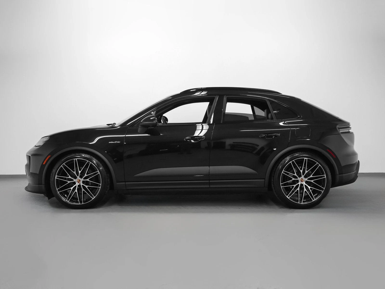 2026 Porsche Macan 4 Electric (XAB), 2/20