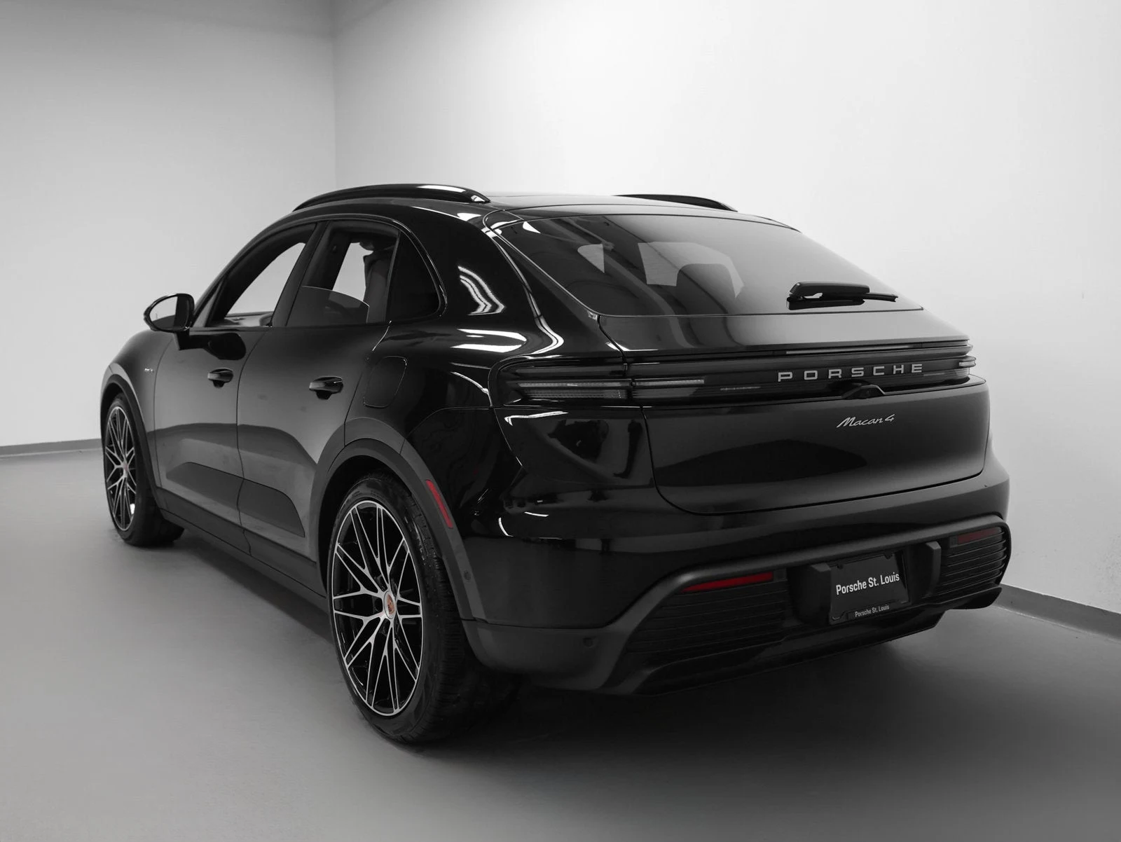 2026 Porsche Macan 4 Electric (XAB), 3/20