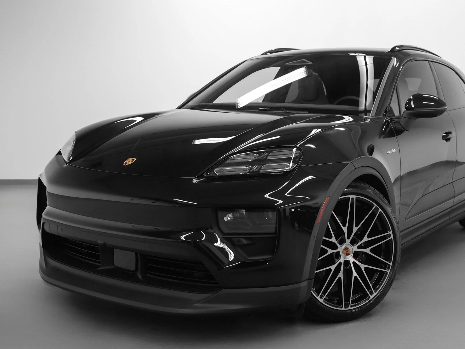 2026 Porsche Macan 4 Electric (XAB), 6/20
