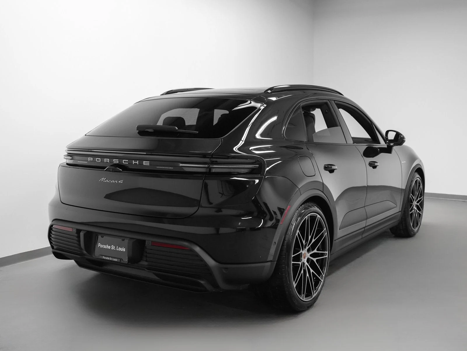 2026 Porsche Macan 4 Electric (XAB), 11/20