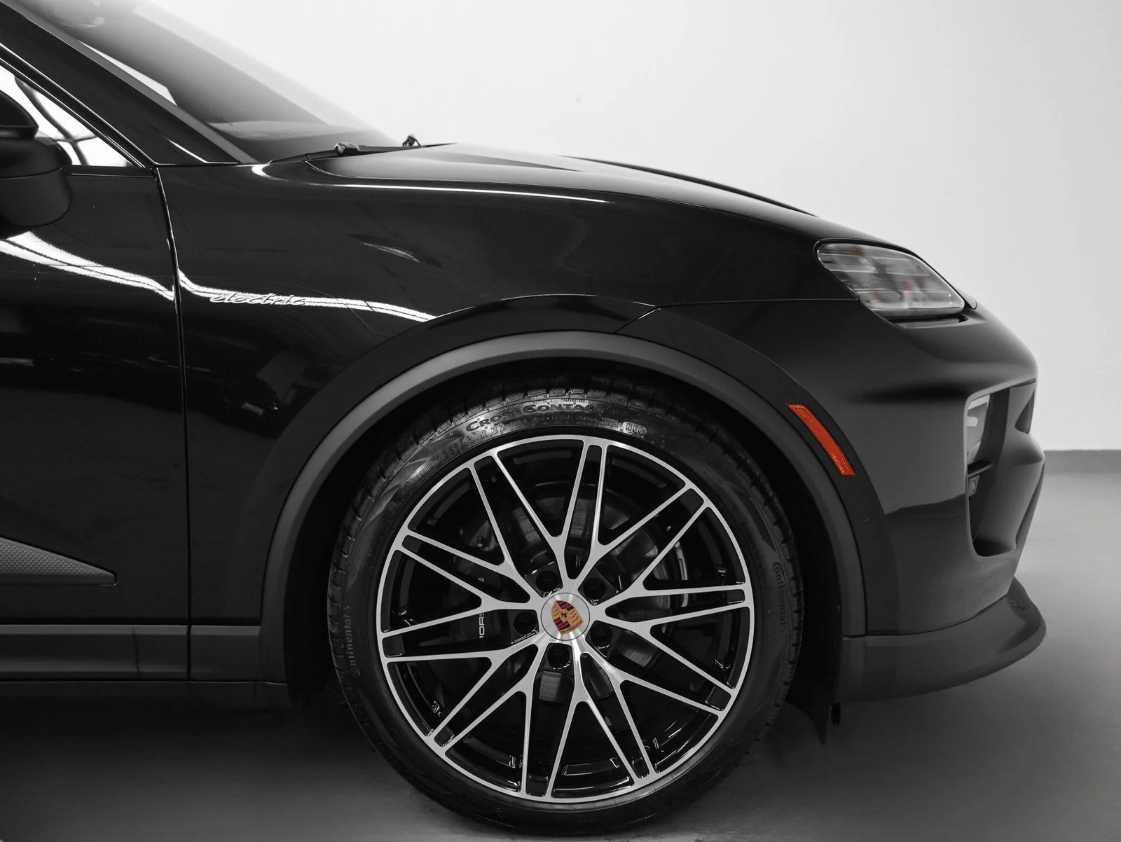 2026 Porsche Macan 4 Electric (XAB), 13/20