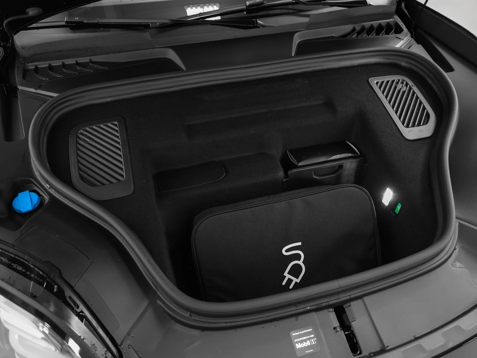 2026 Porsche Macan 4 Electric (XAB), 15/20