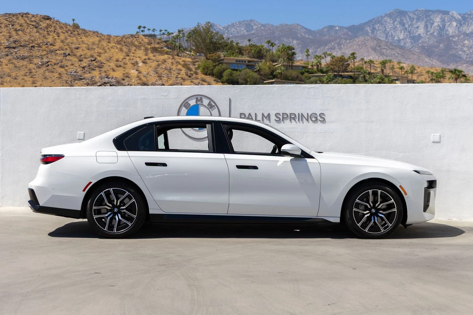 2025 BMW 760i xDrive (G70), 6/20