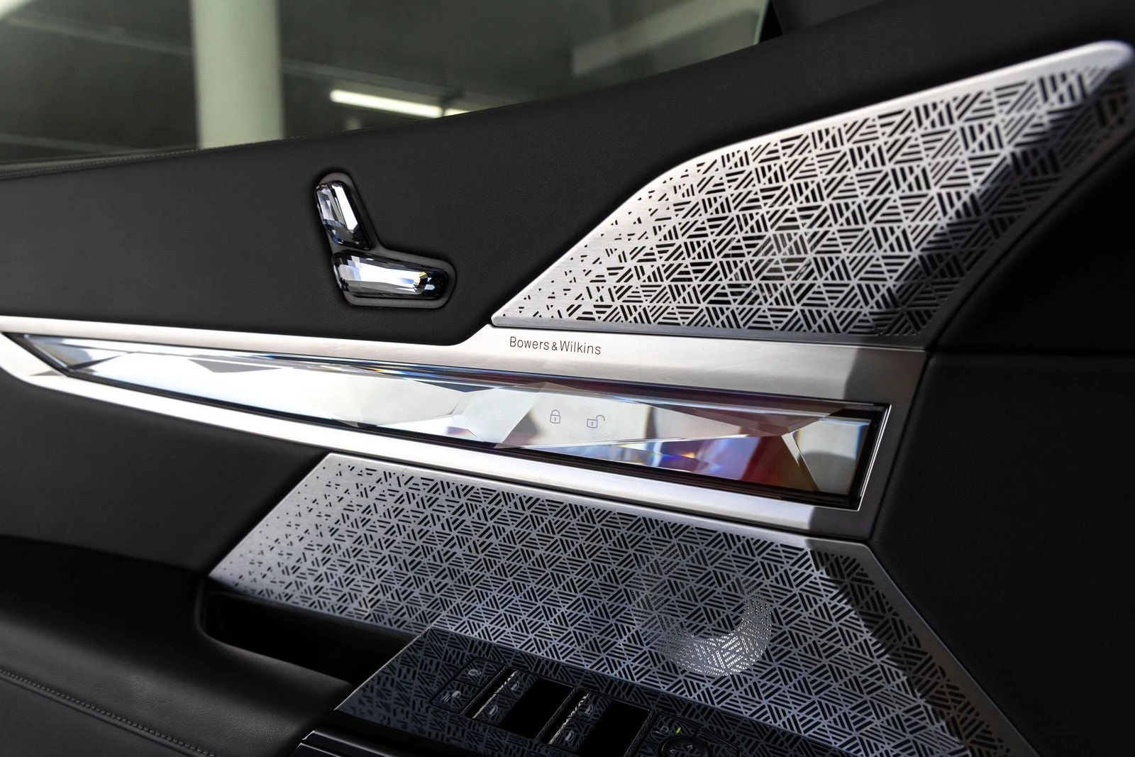 2025 BMW 760i xDrive (G70), 14/20