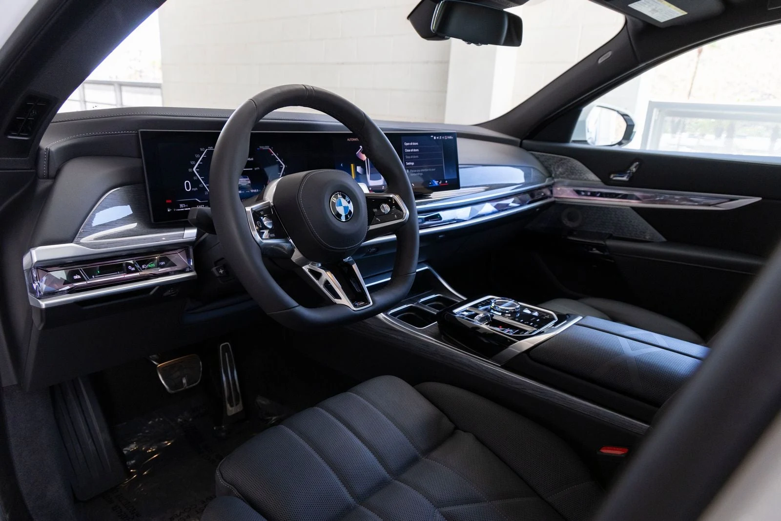 2025 BMW 760i xDrive (G70), 16/20
