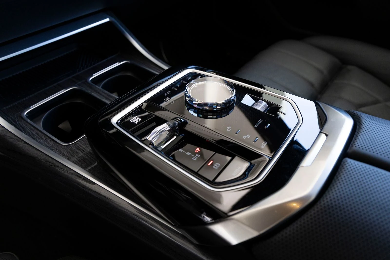 2025 BMW 760i xDrive (G70), 18/20