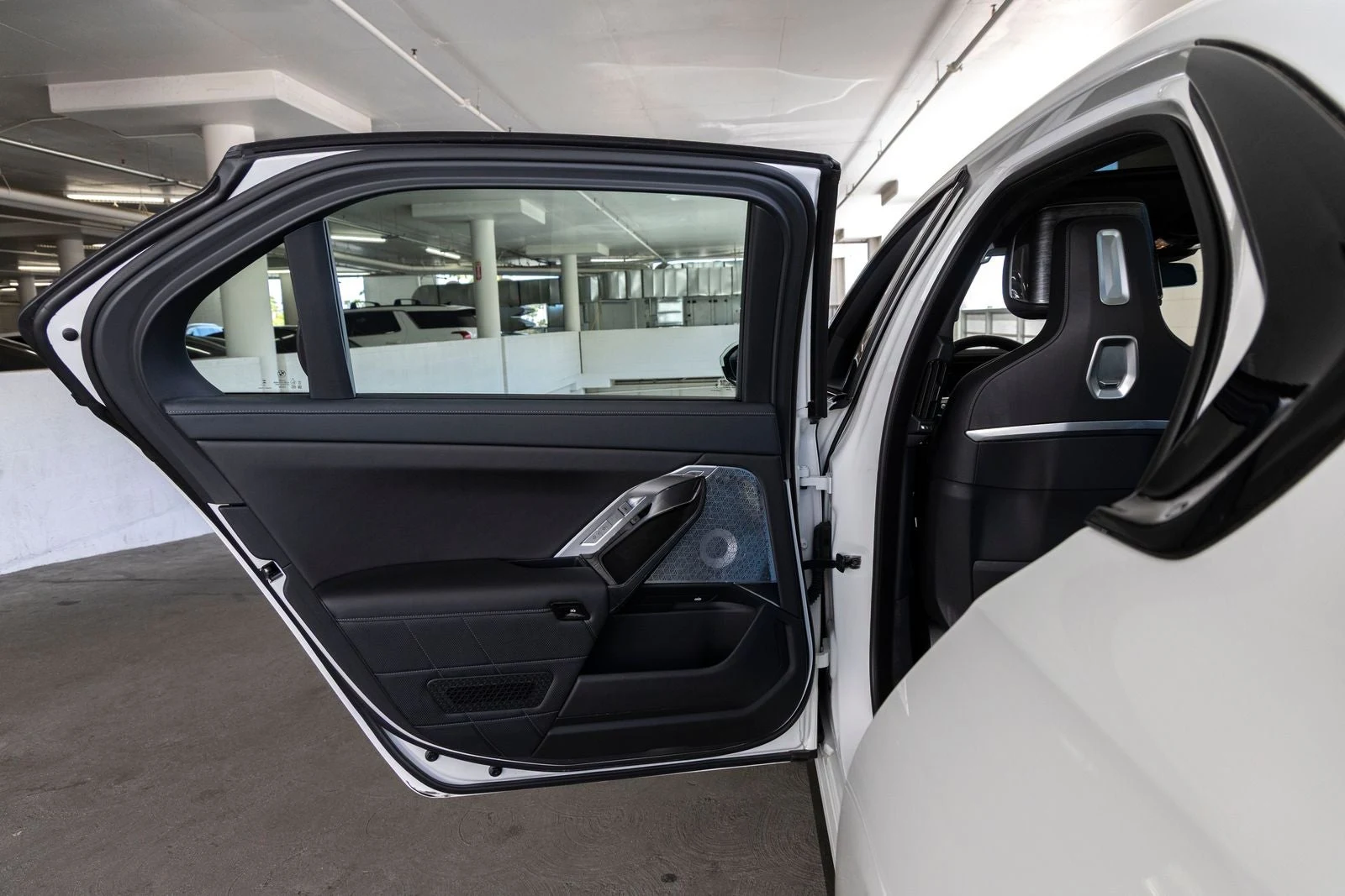 2025 BMW 760i xDrive (G70), 20/20