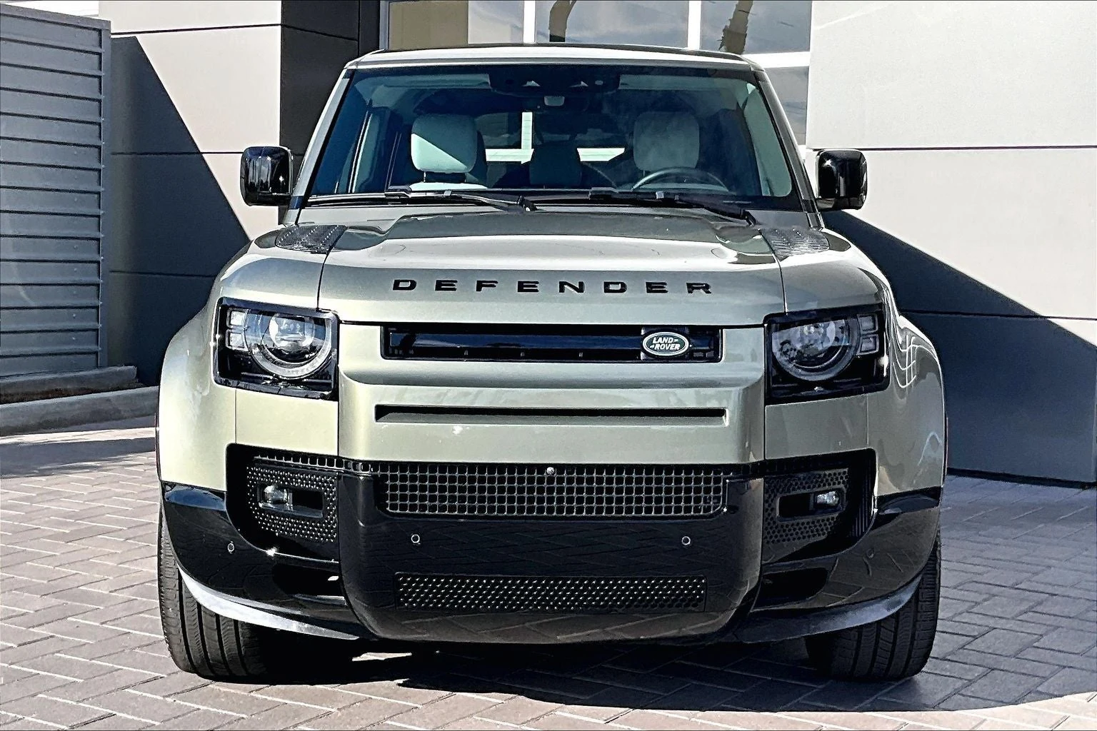 2025 Land Rover Defender 110 X-Dynamic SE 5.0 V8 (L663), 2/20