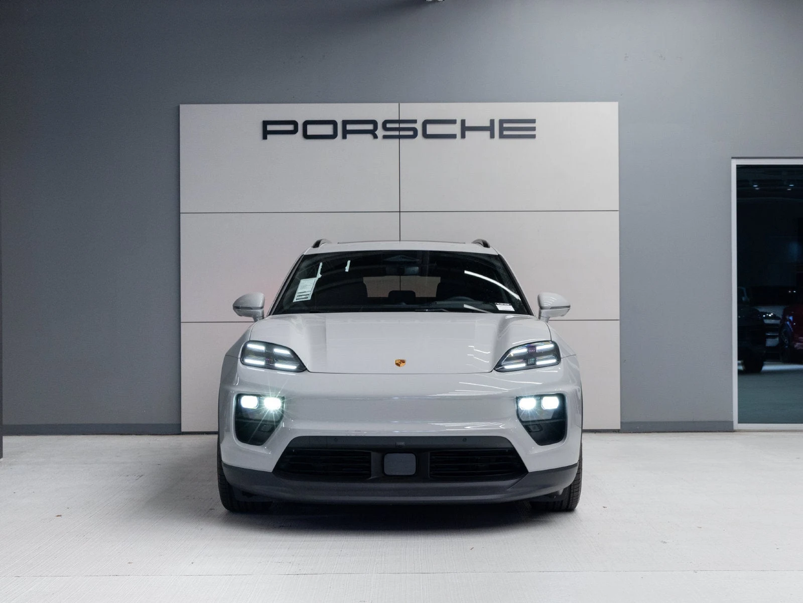 2026 Porsche Macan 4 Electric (XAB), 10/20
