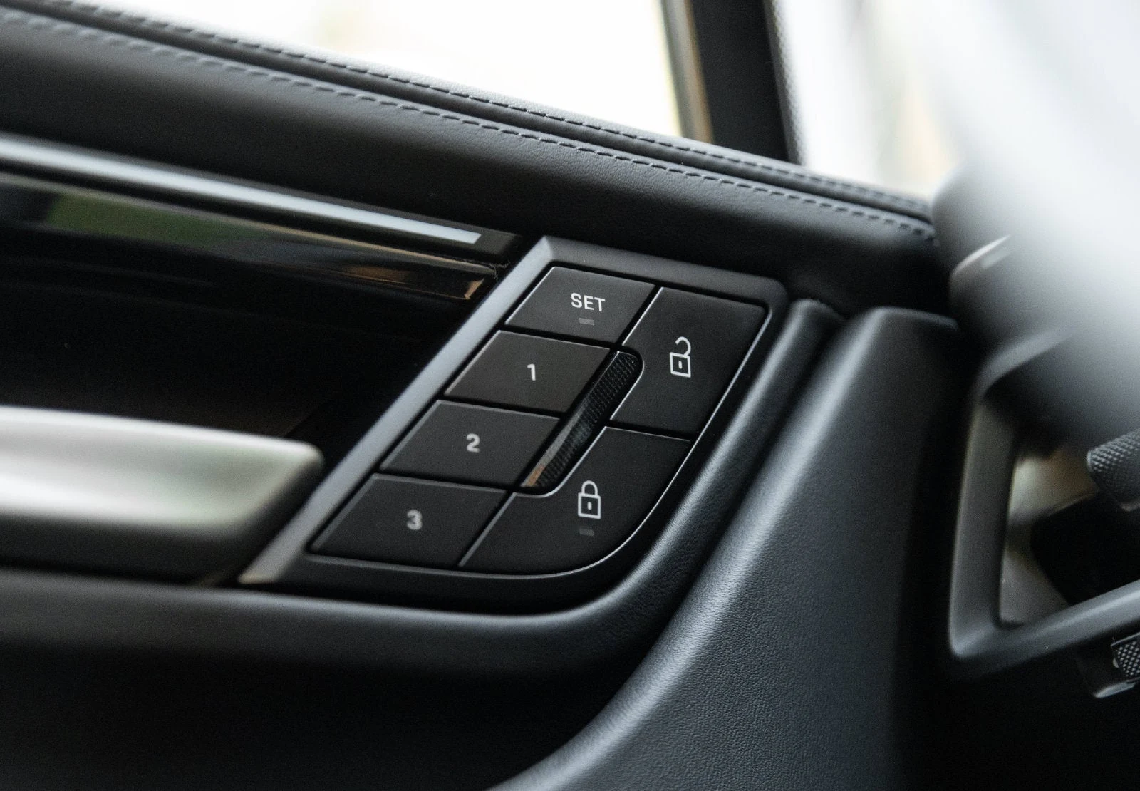 2026 Porsche Macan 4 Electric (XAB), 19/20