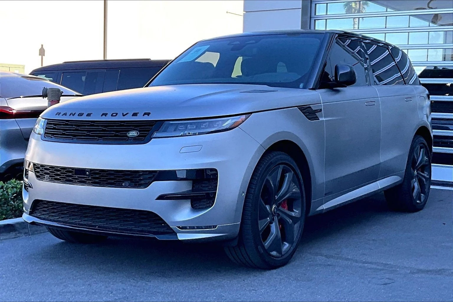 Land Rover Range Rover Sport Autobiography Plug-in Hybrid (L461) · Flux Silver Sv Bespoke Ultra Metallic Satin · Indigo Auto Group
