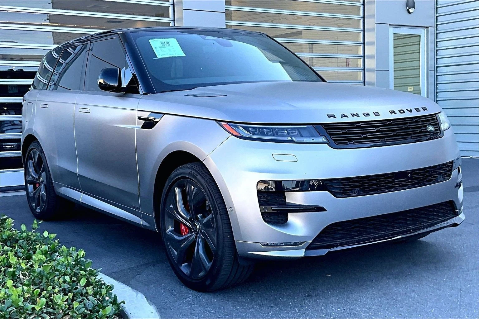 2025 Land Rover Range Rover Sport Autobiography Plug-in Hybrid (L461), 2/3