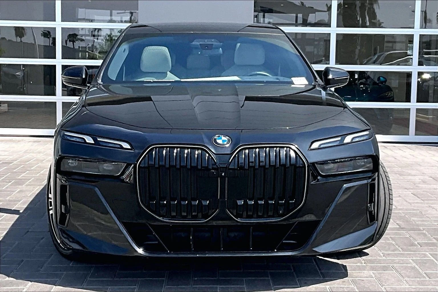 2025 BMW 760i xDrive (G70), 2/20