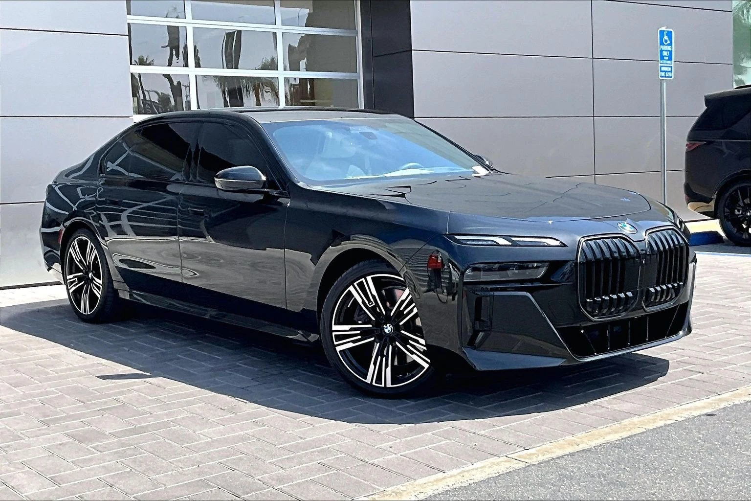 2025 BMW 760i xDrive (G70), 3/20