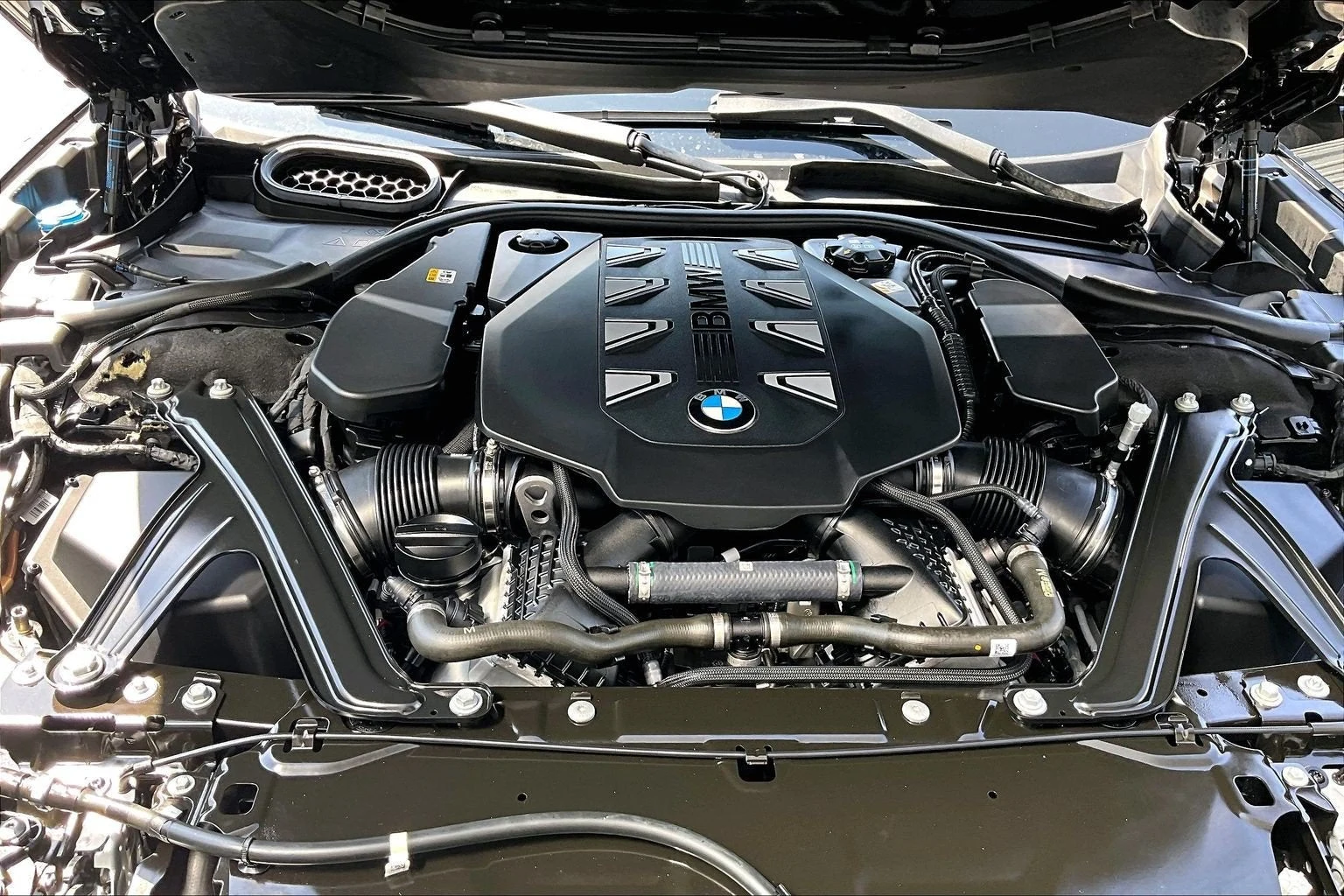 2025 BMW 760i xDrive (G70), 10/20
