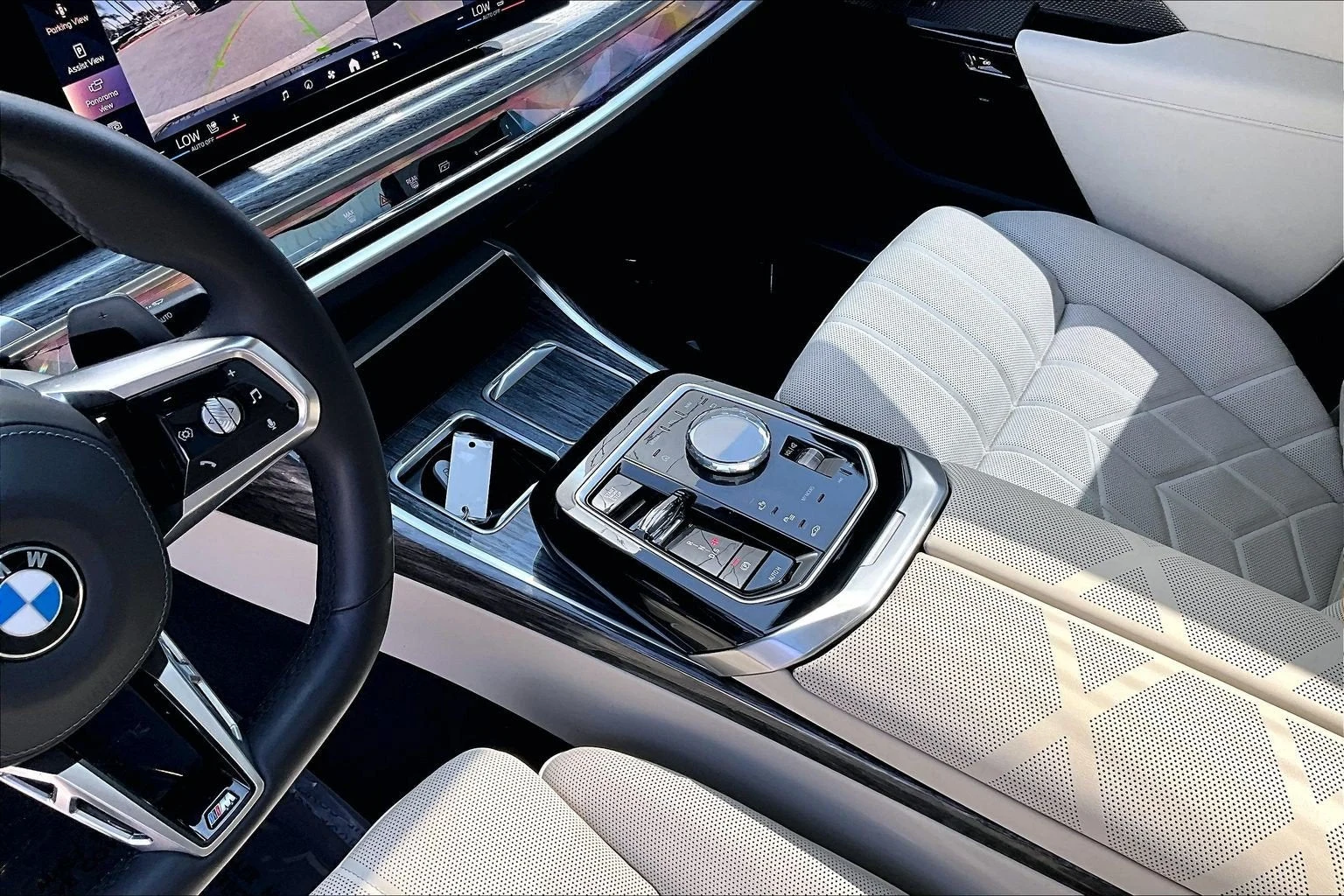 2025 BMW 760i xDrive (G70), 16/20
