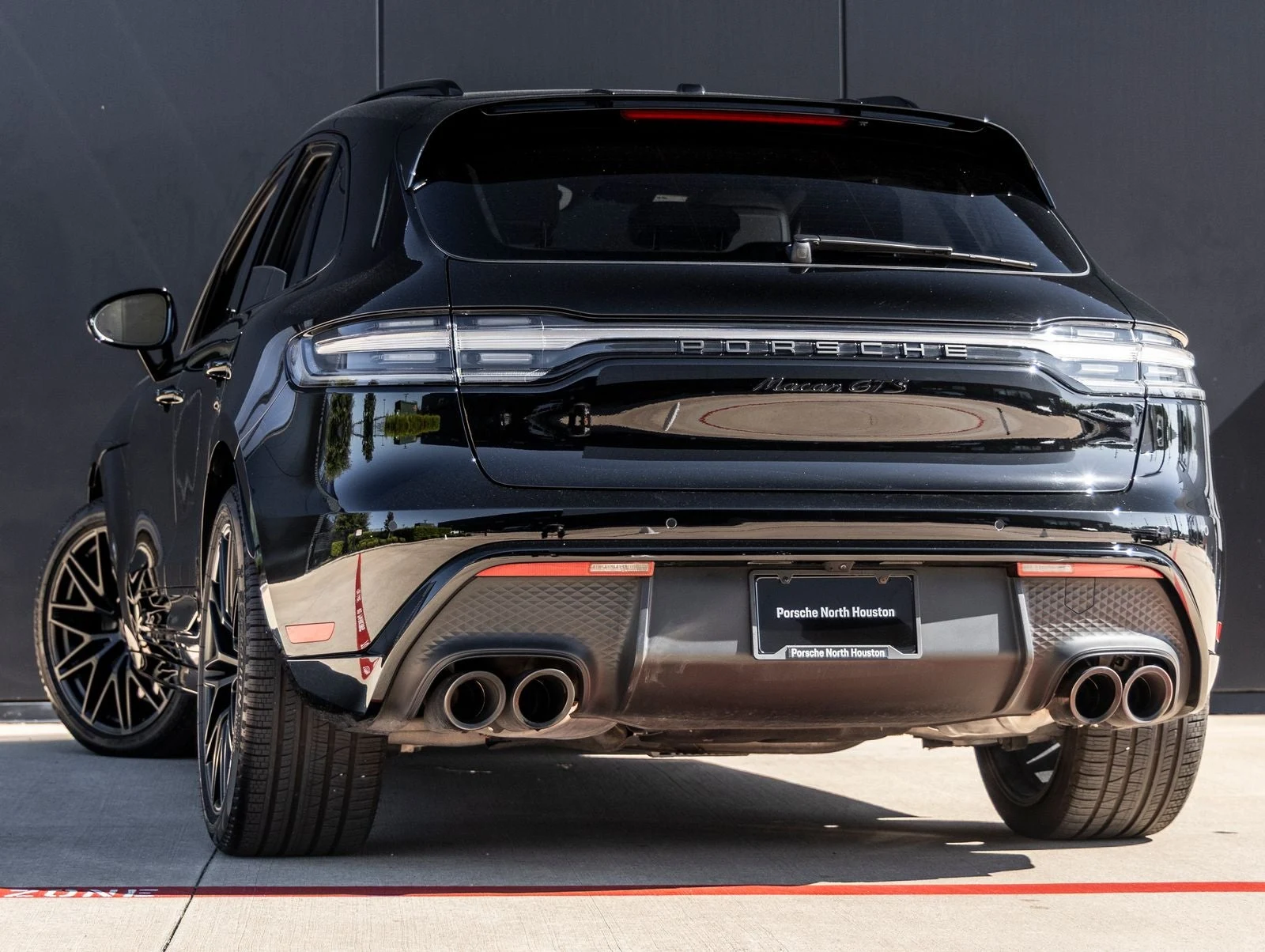 2025 Porsche Macan GTS (95B), 3/20