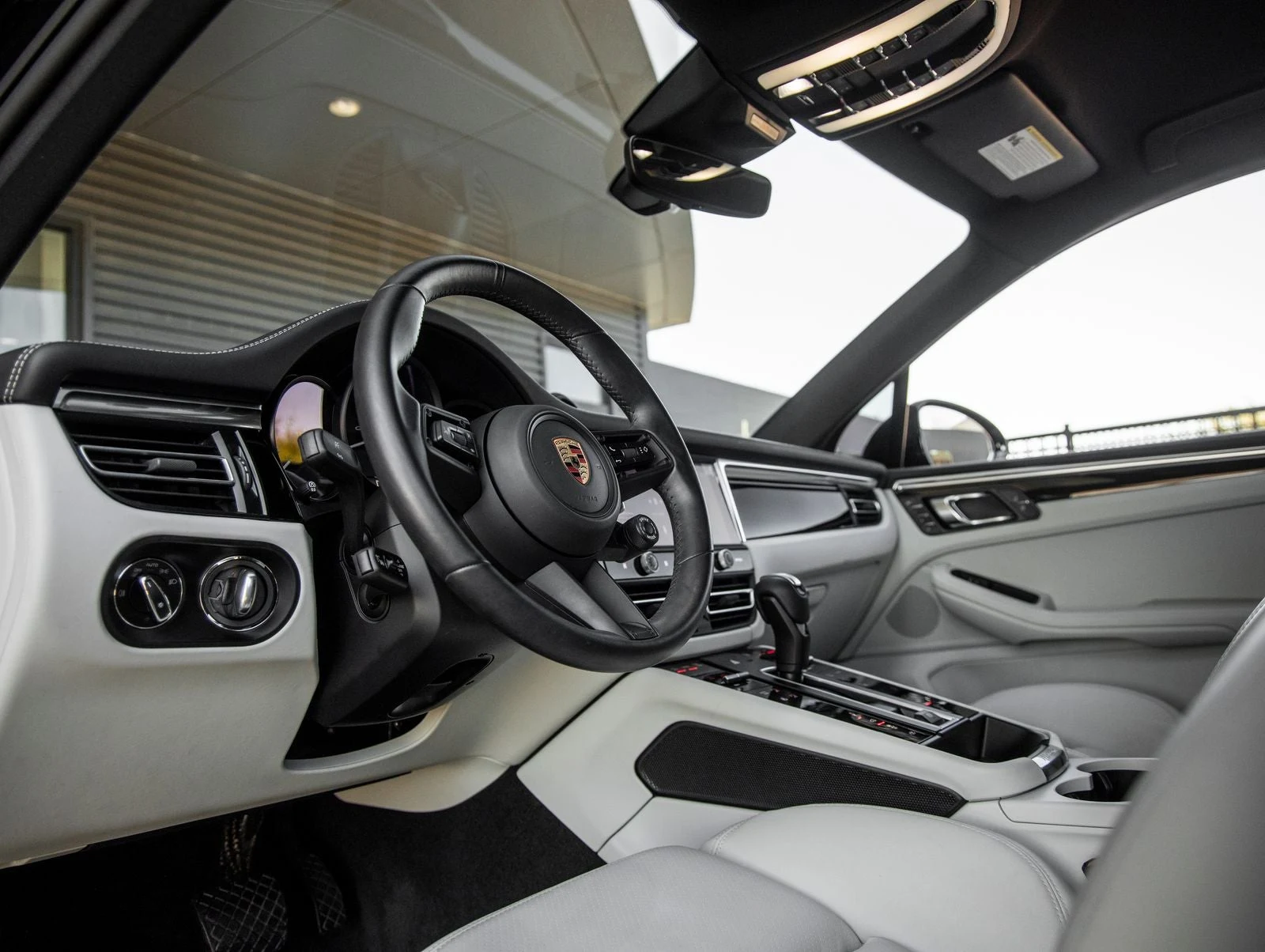 2025 Porsche Macan GTS (95B), 4/20