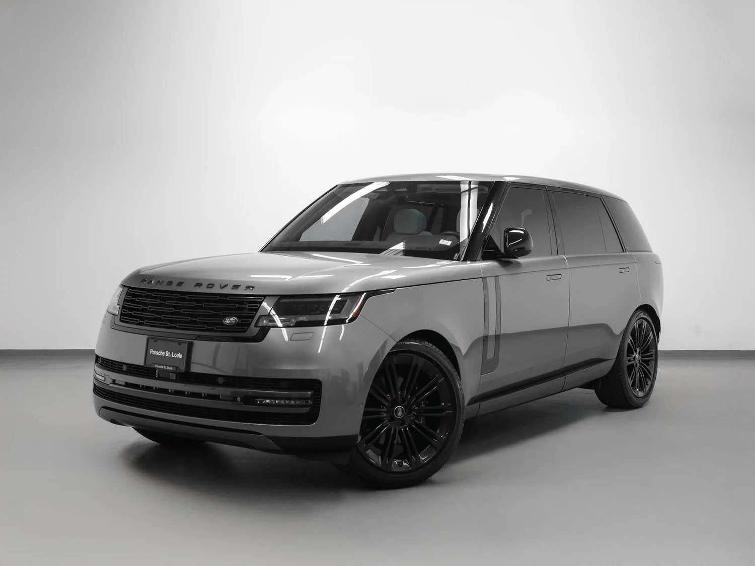 Land Rover Range Rover SE LWB (L460) · Eiger Gray Metallic · Indigo Auto Group