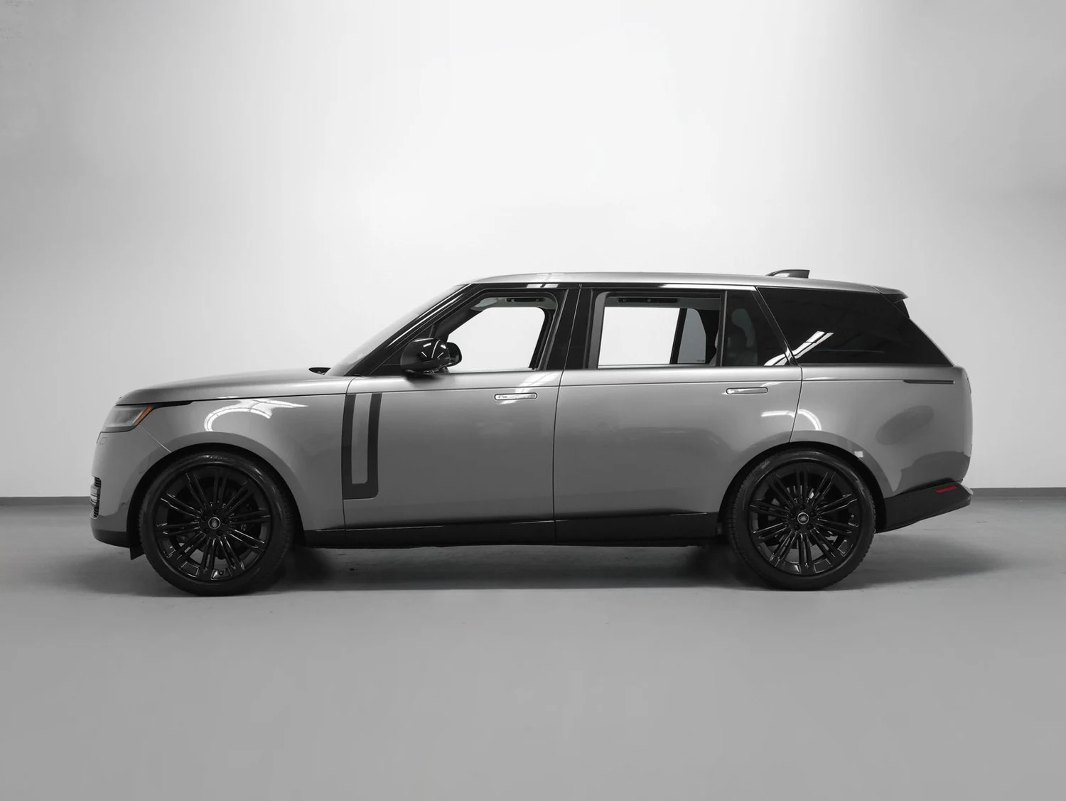 2023 Land Rover Range Rover SE LWB (L460), 2/20