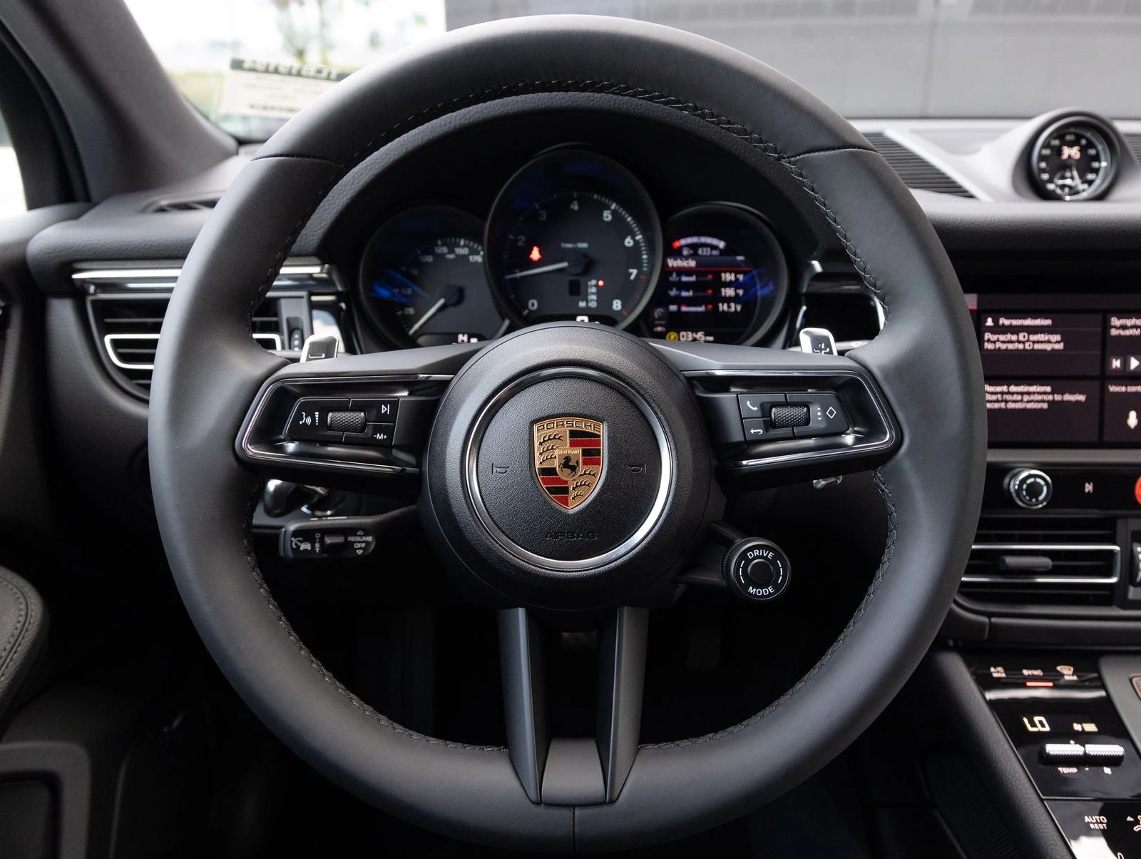 2026 Porsche Macan (95B), 13/20