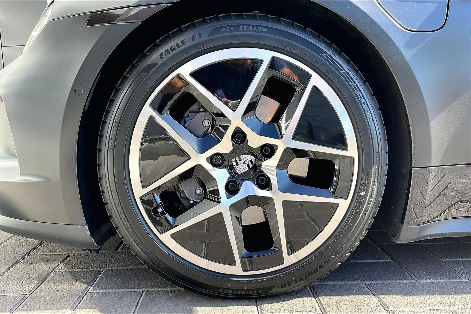 2025 Porsche Taycan Sedan (2025 Update), 9/20