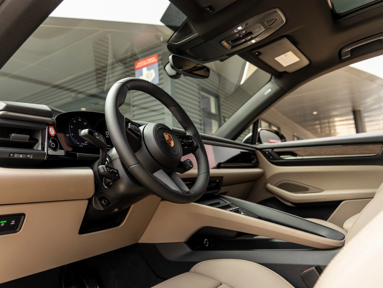 2025 Porsche Macan 4S Electric (XAB), 4/20