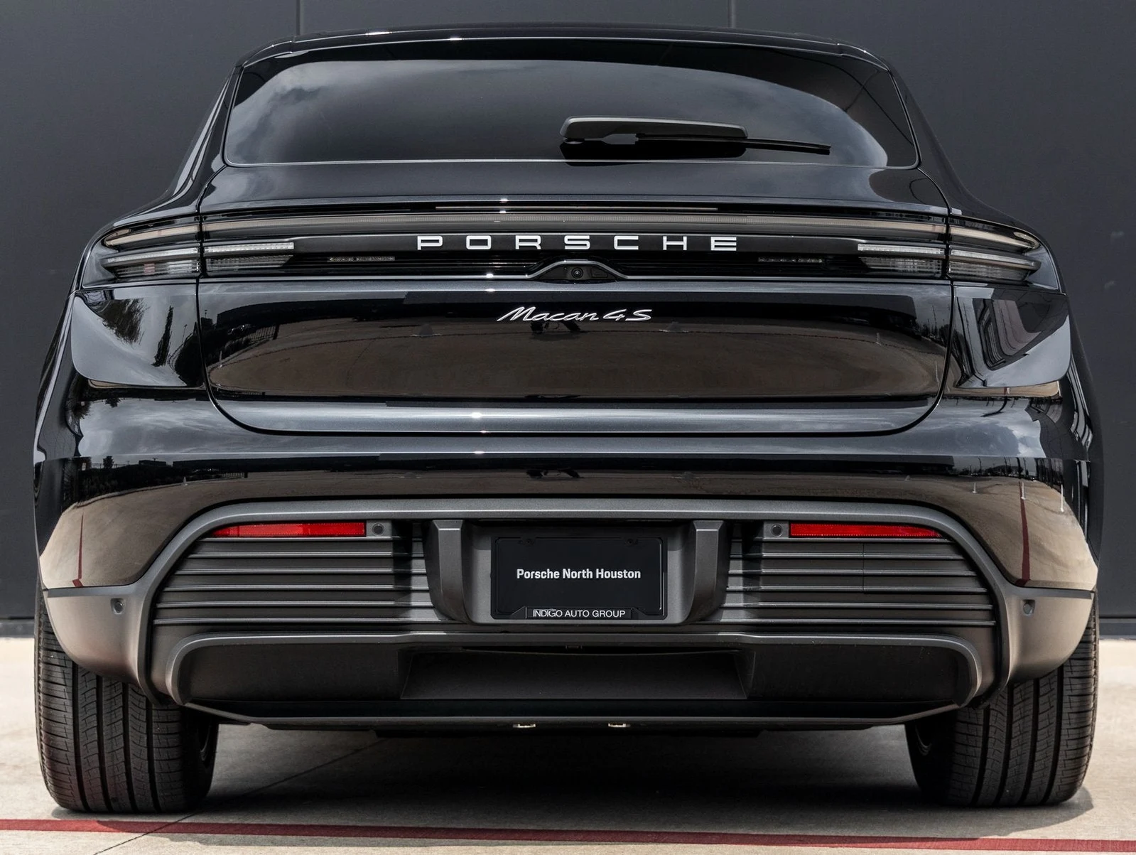 2025 Porsche Macan 4S Electric (XAB), 7/20