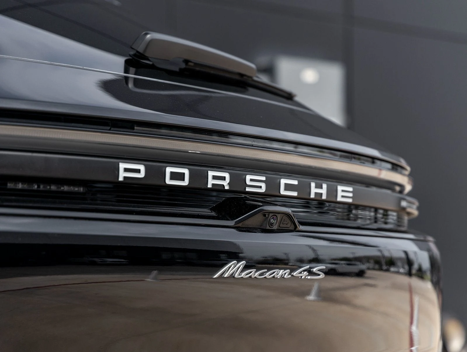2025 Porsche Macan 4S Electric (XAB), 15/20
