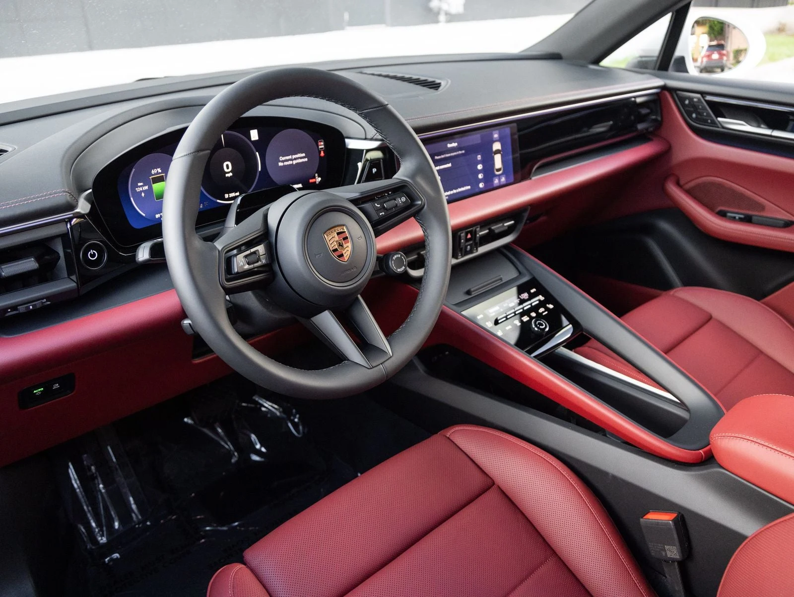 2026 Porsche Macan Electric (XAB), 4/20