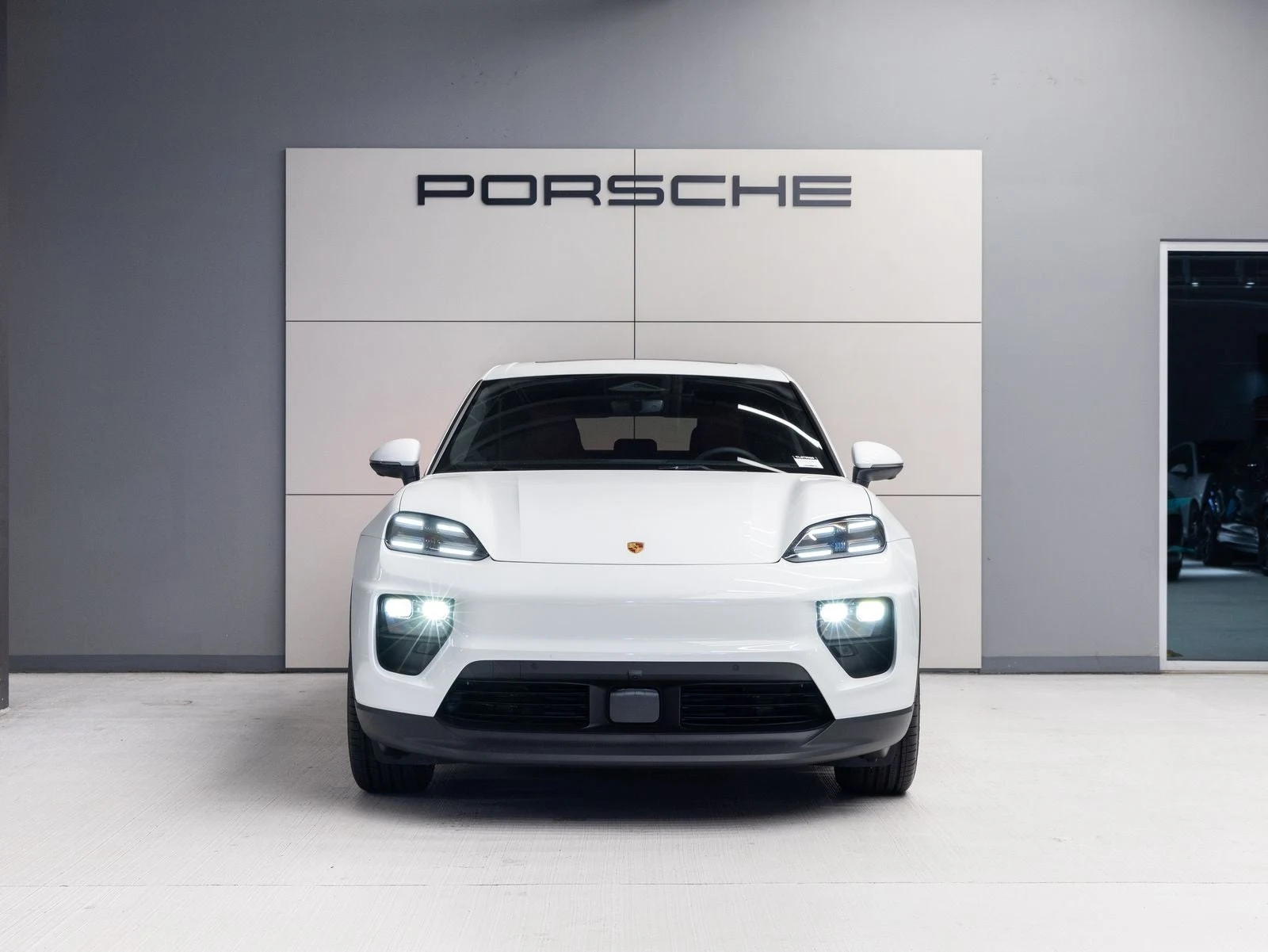 2026 Porsche Macan Electric (XAB), 10/20