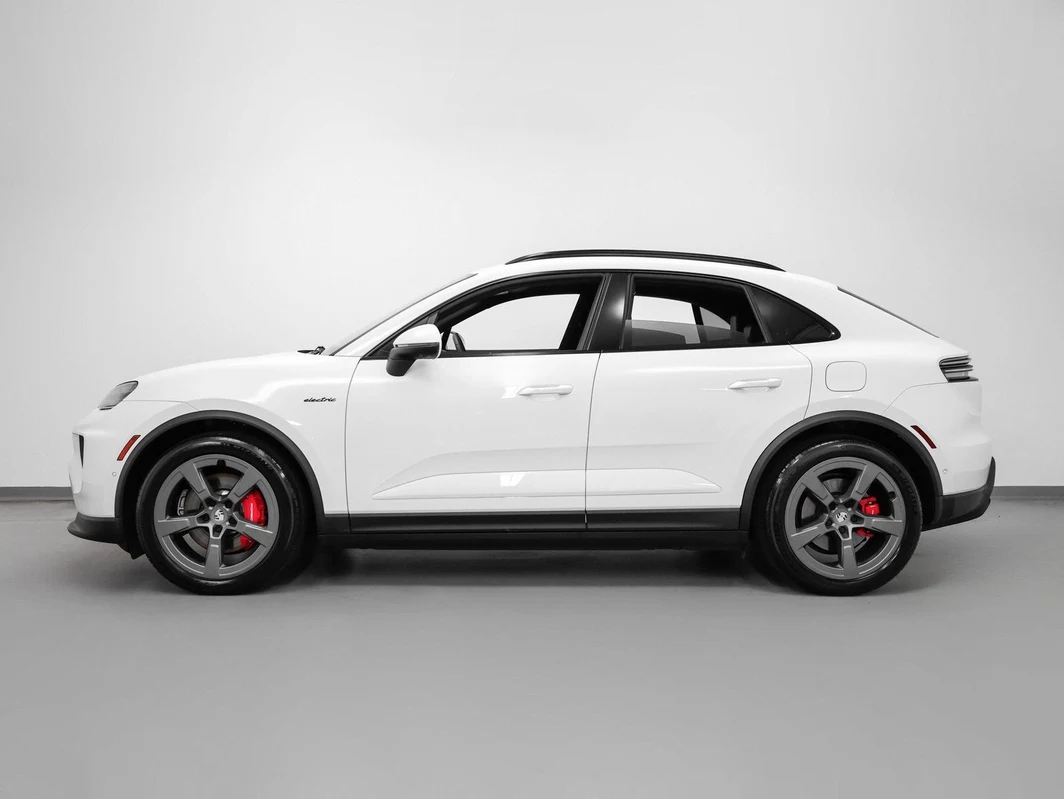 2025 Porsche Macan 4S Electric (XAB), 2/20