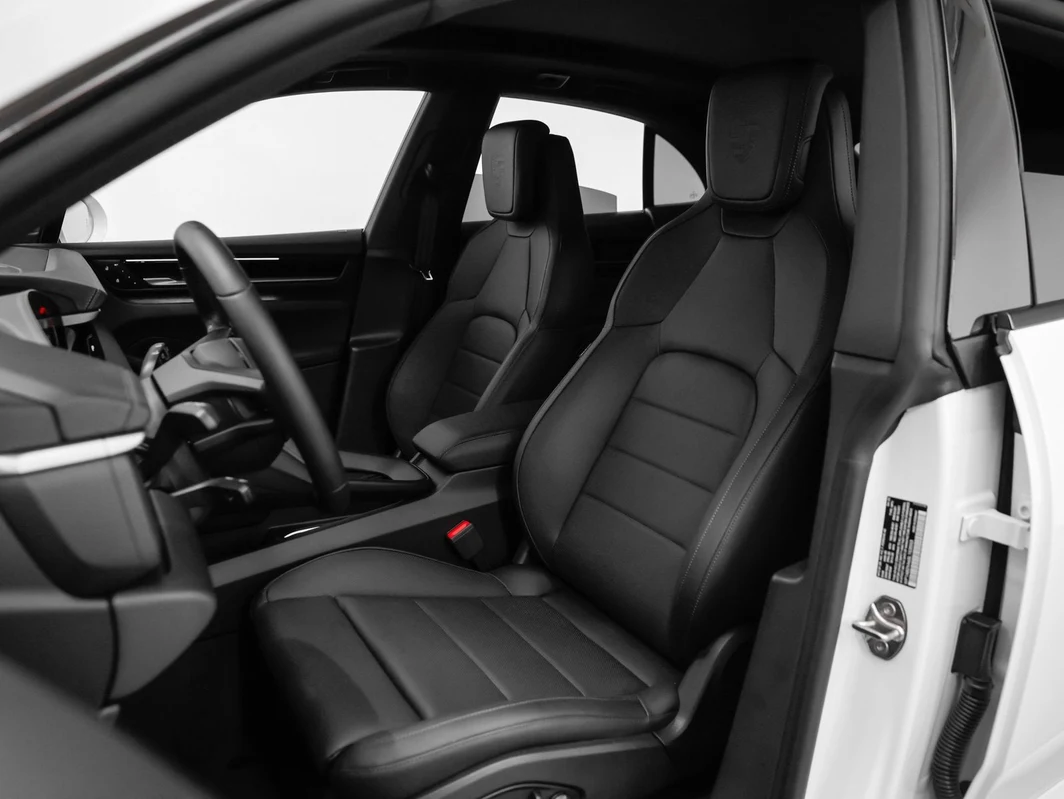 2025 Porsche Macan 4S Electric (XAB), 5/20