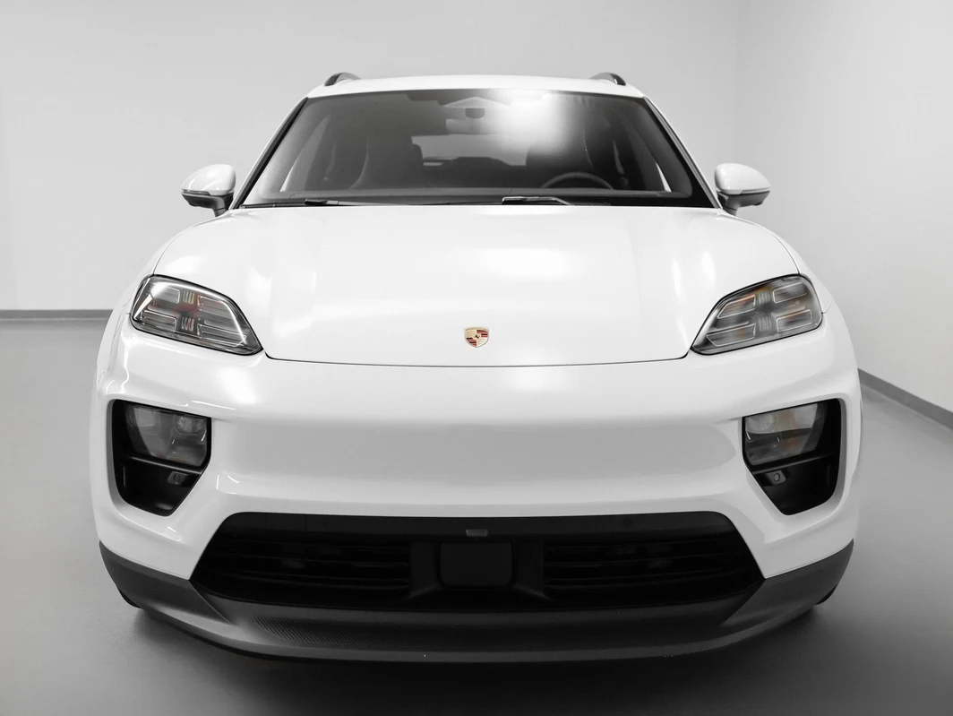 2025 Porsche Macan 4S Electric (XAB), 7/20