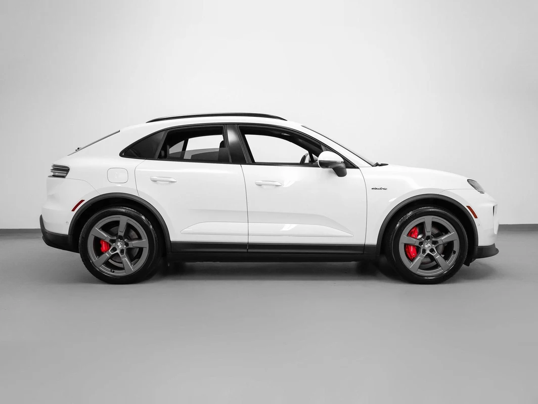 2025 Porsche Macan 4S Electric (XAB), 12/20