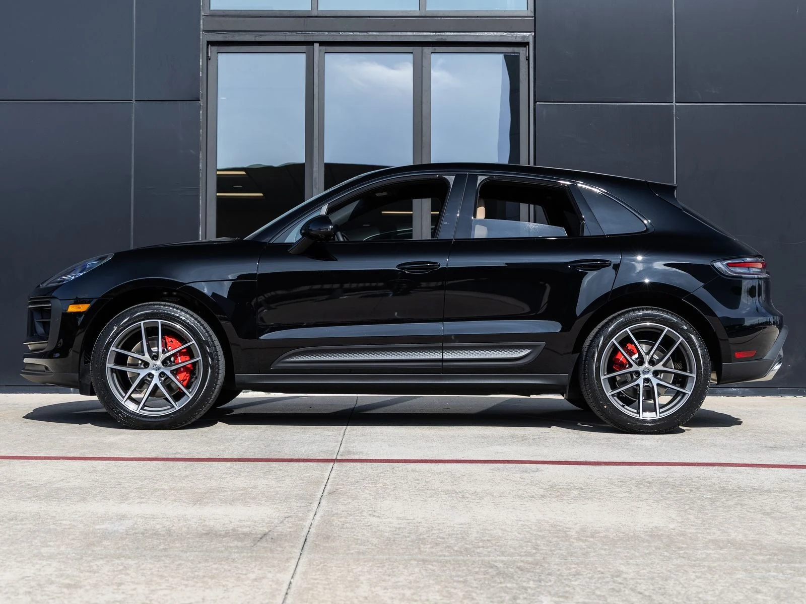 2026 Porsche Macan S (95B), 2/20