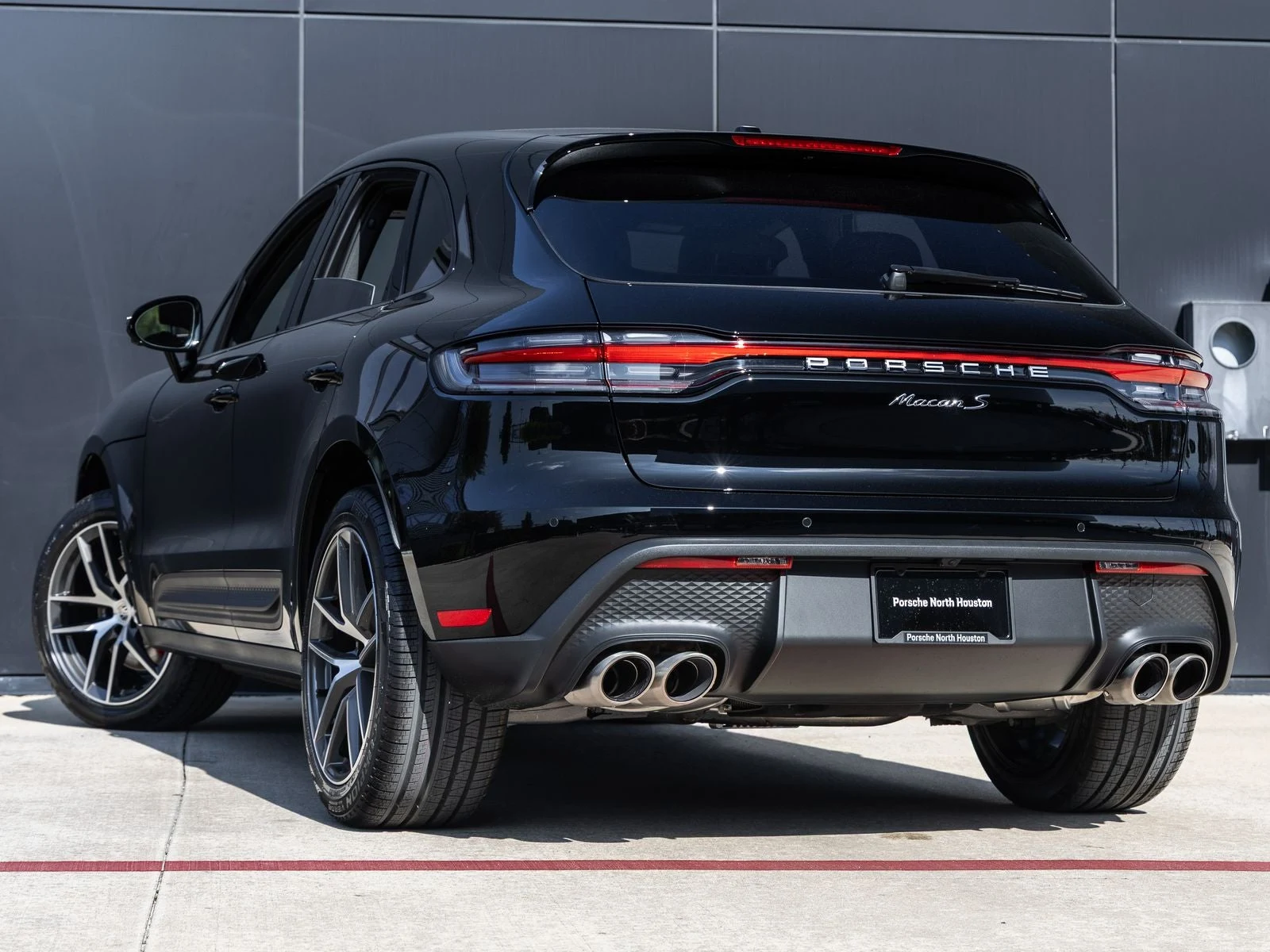 2026 Porsche Macan S (95B), 3/20