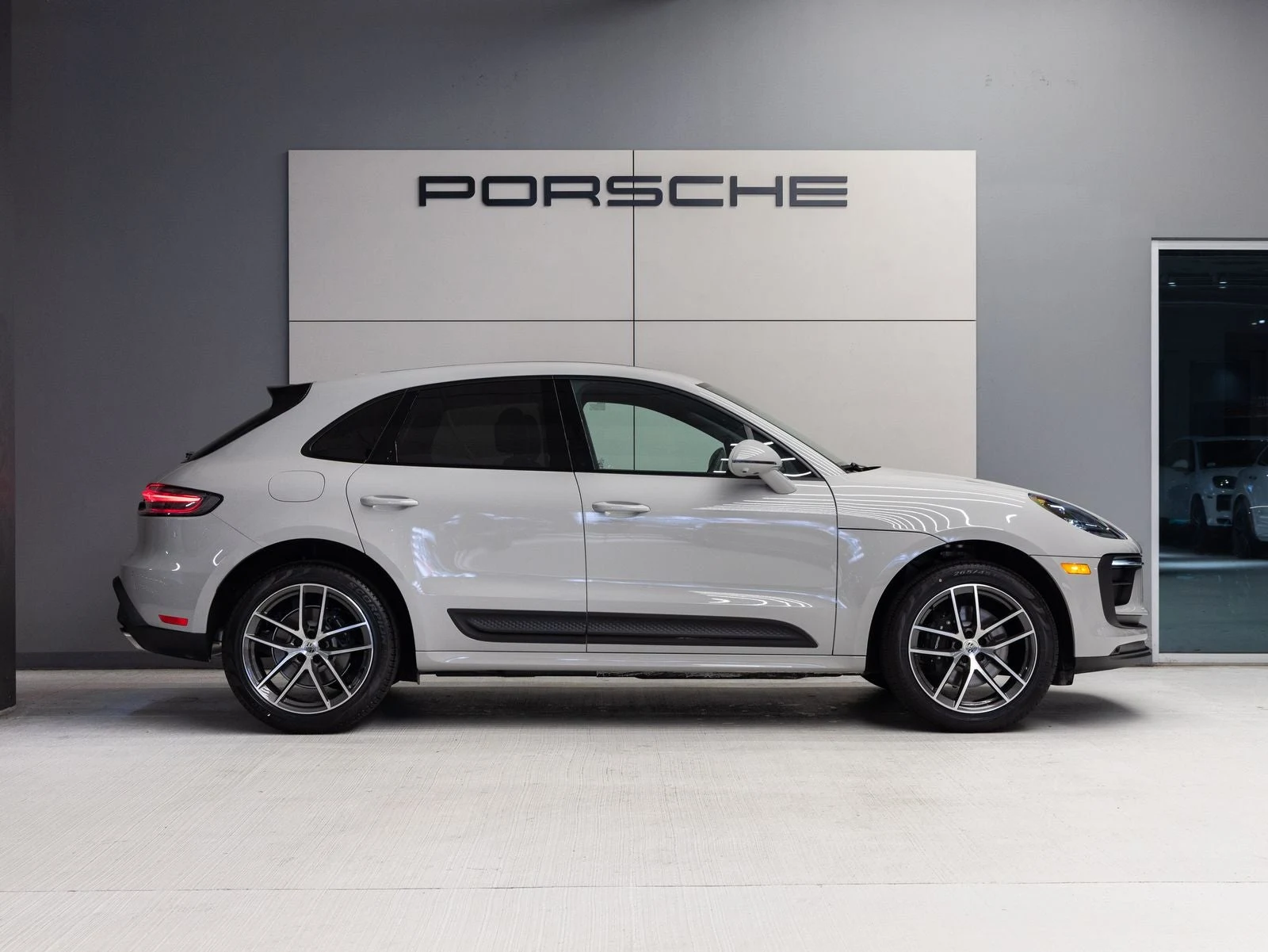 2026 Porsche Macan (95B), 8/20