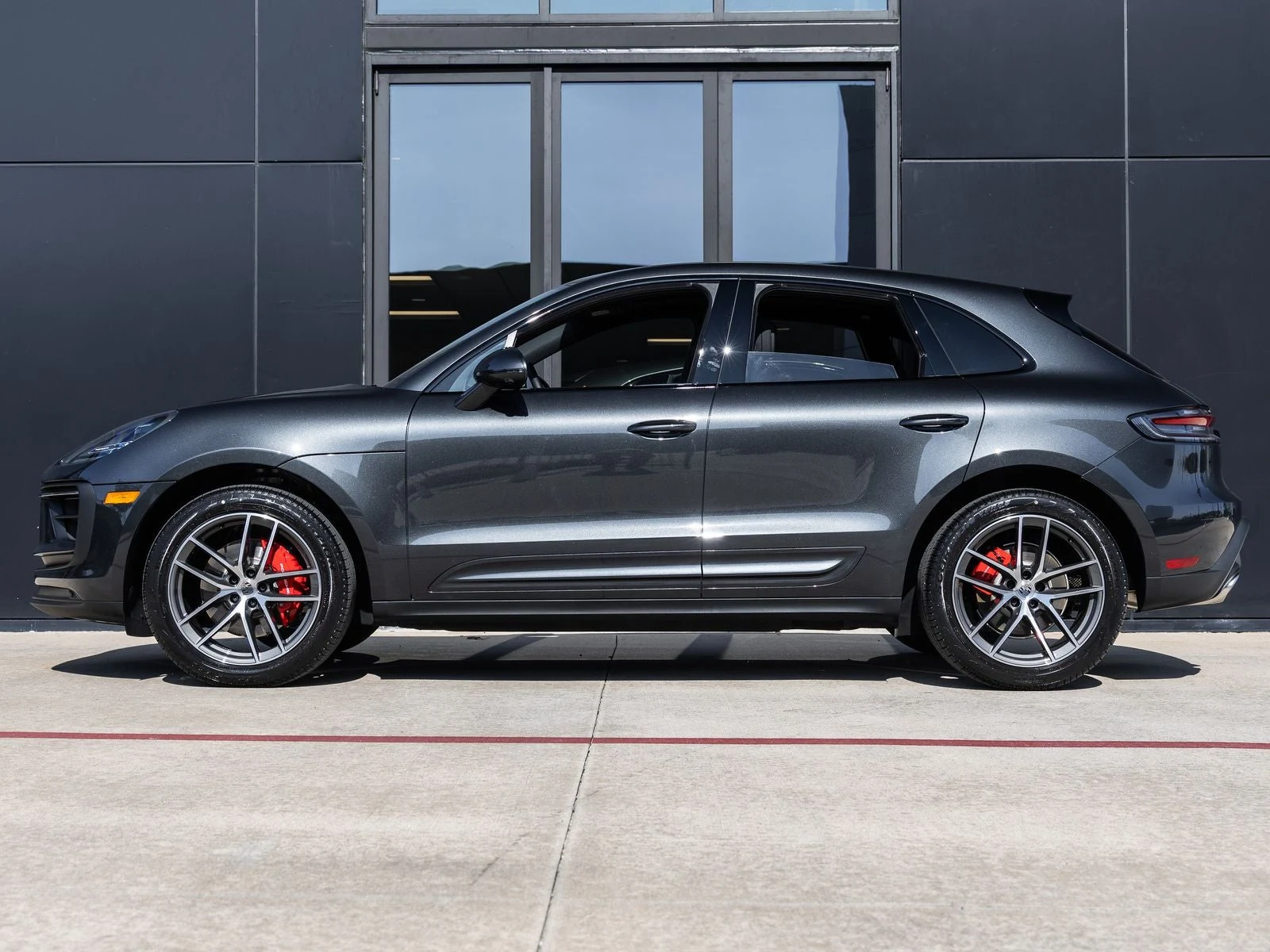 2026 Porsche Macan S (95B), 2/20