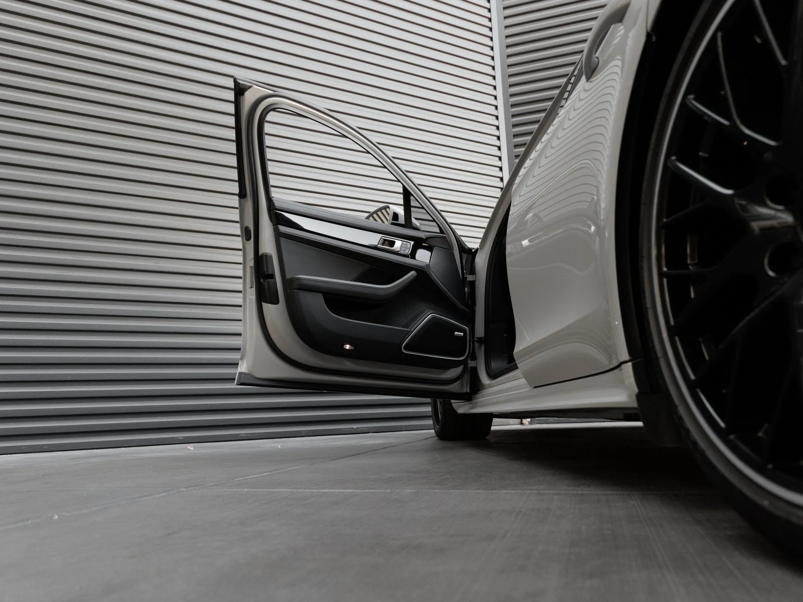 2023 Porsche Panamera Platinum Edition (971), 13/20