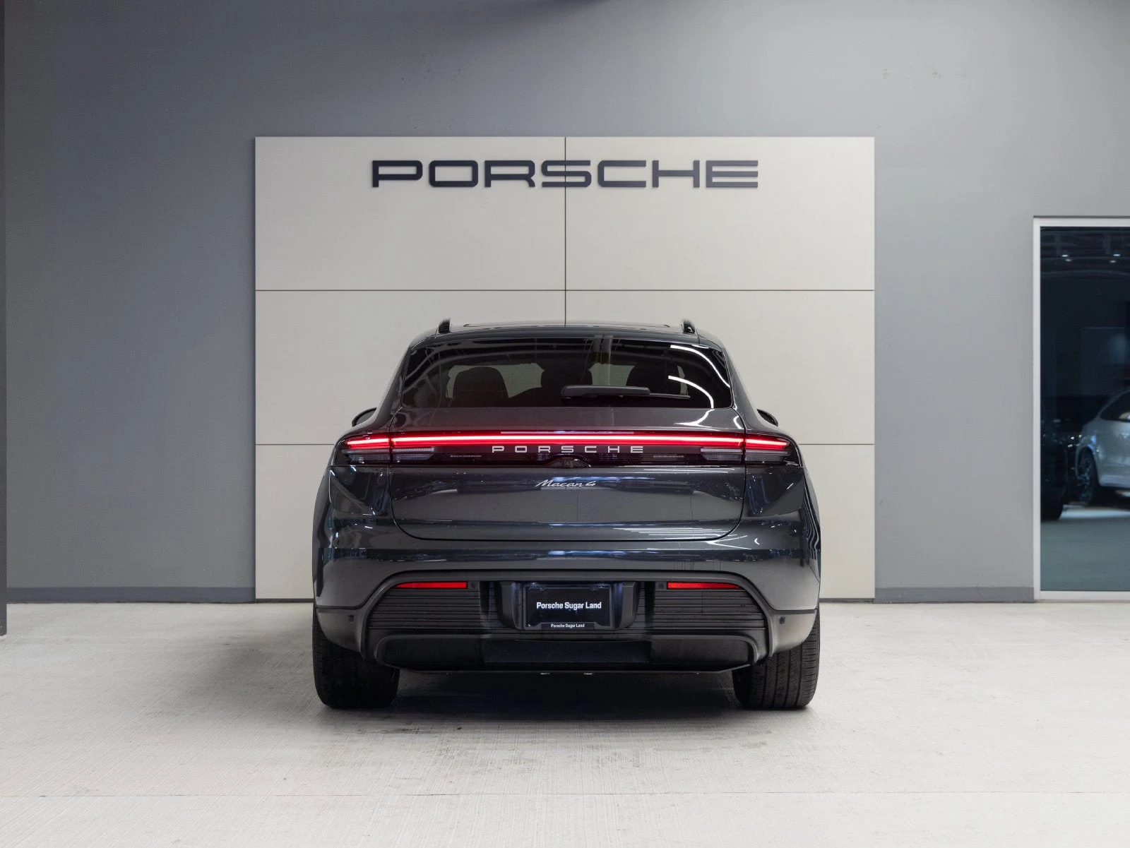 2026 Porsche Macan 4 Electric (XAB), 6/20