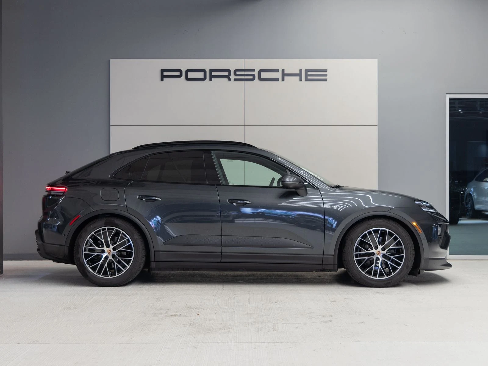 2026 Porsche Macan 4 Electric (XAB), 8/20