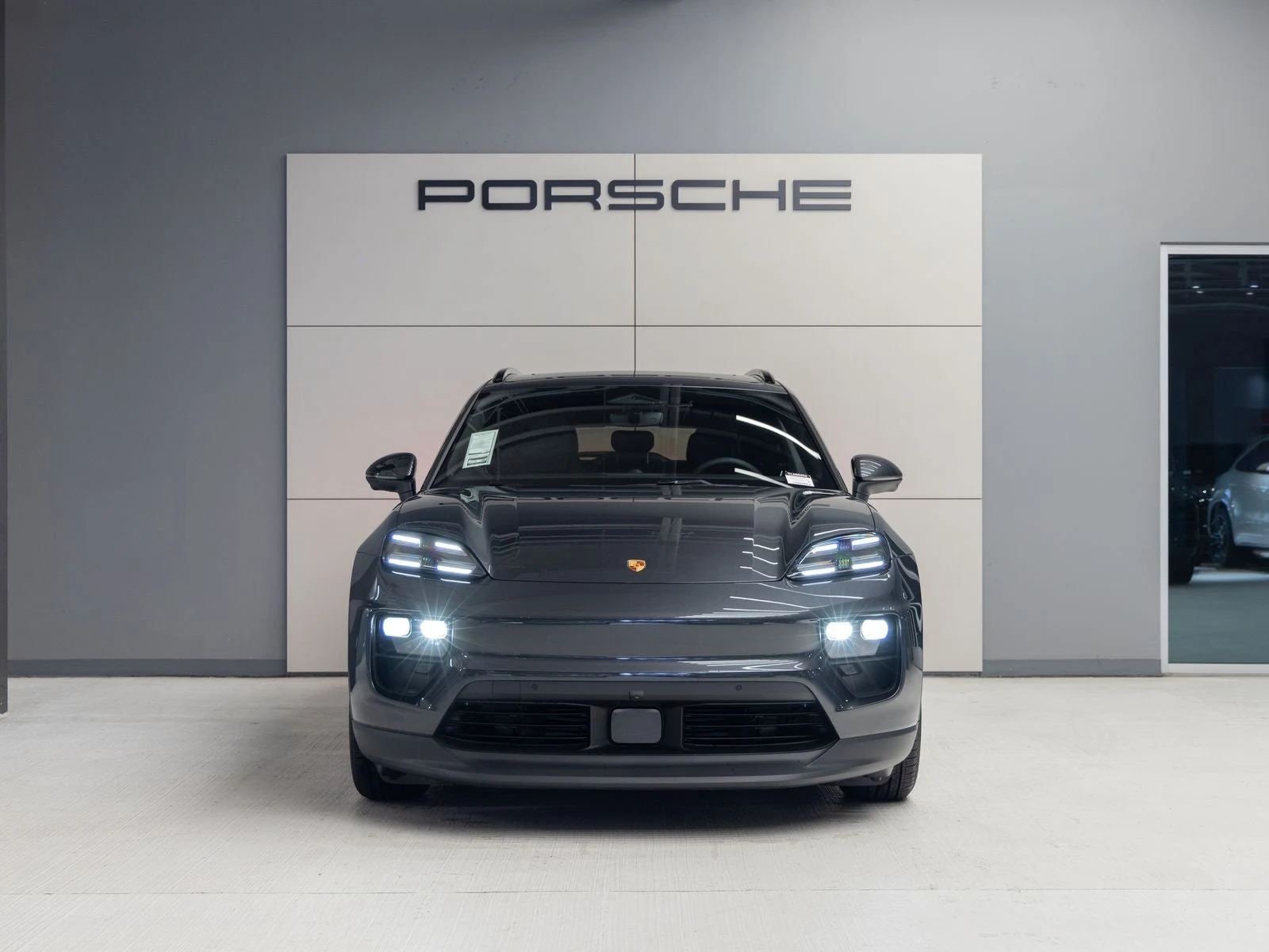2026 Porsche Macan 4 Electric (XAB), 10/20