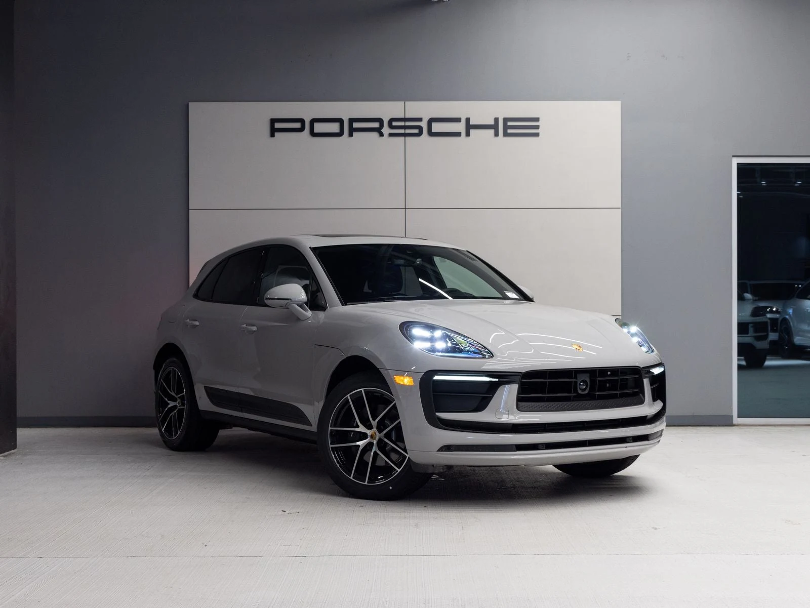 2026 Porsche Macan (95B), 9/20