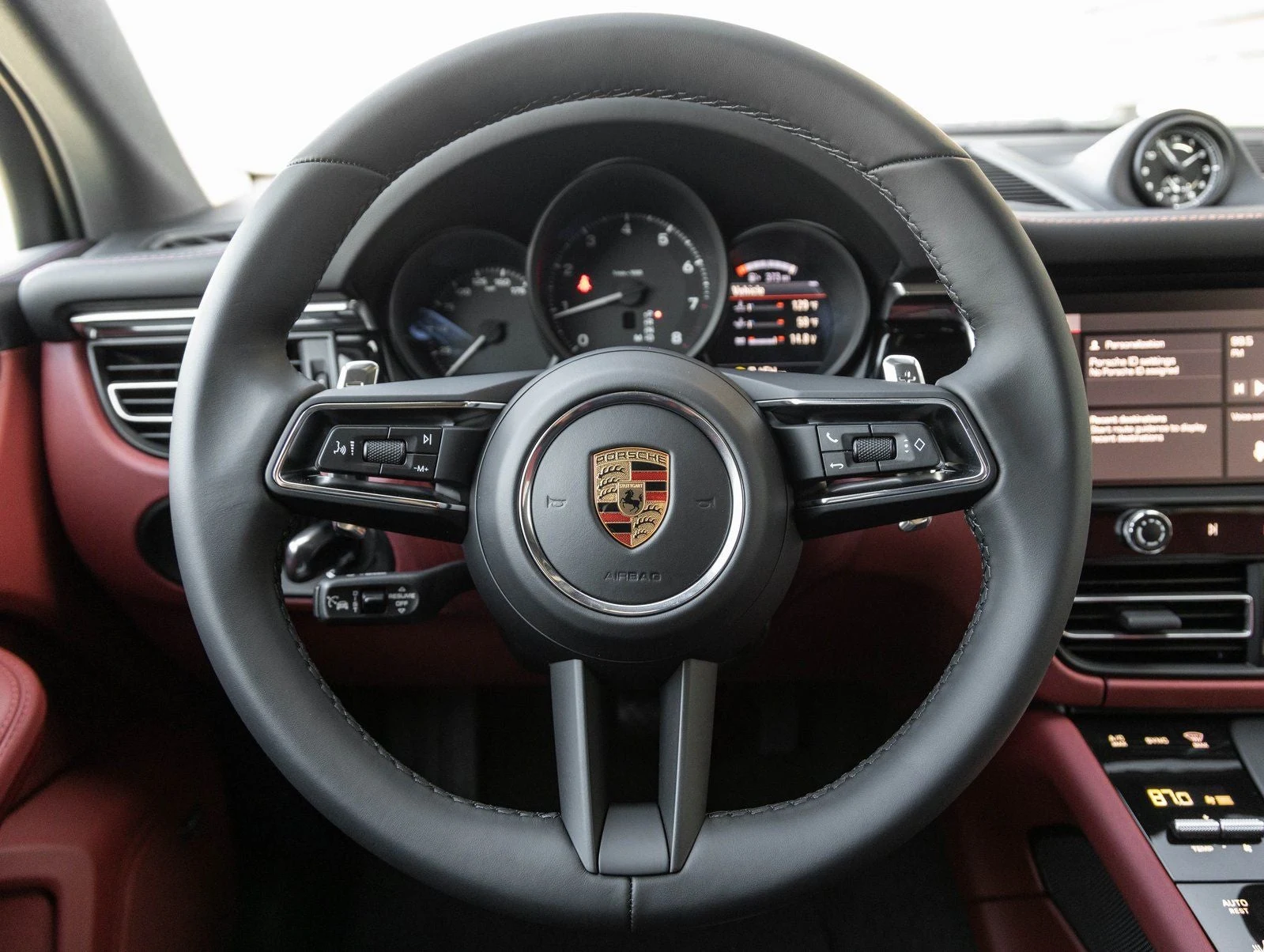 2026 Porsche Macan (95B), 13/20